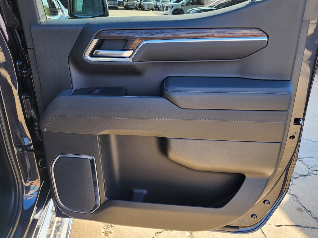 New 2026 GMC Sierra 1500 SLT image 41
