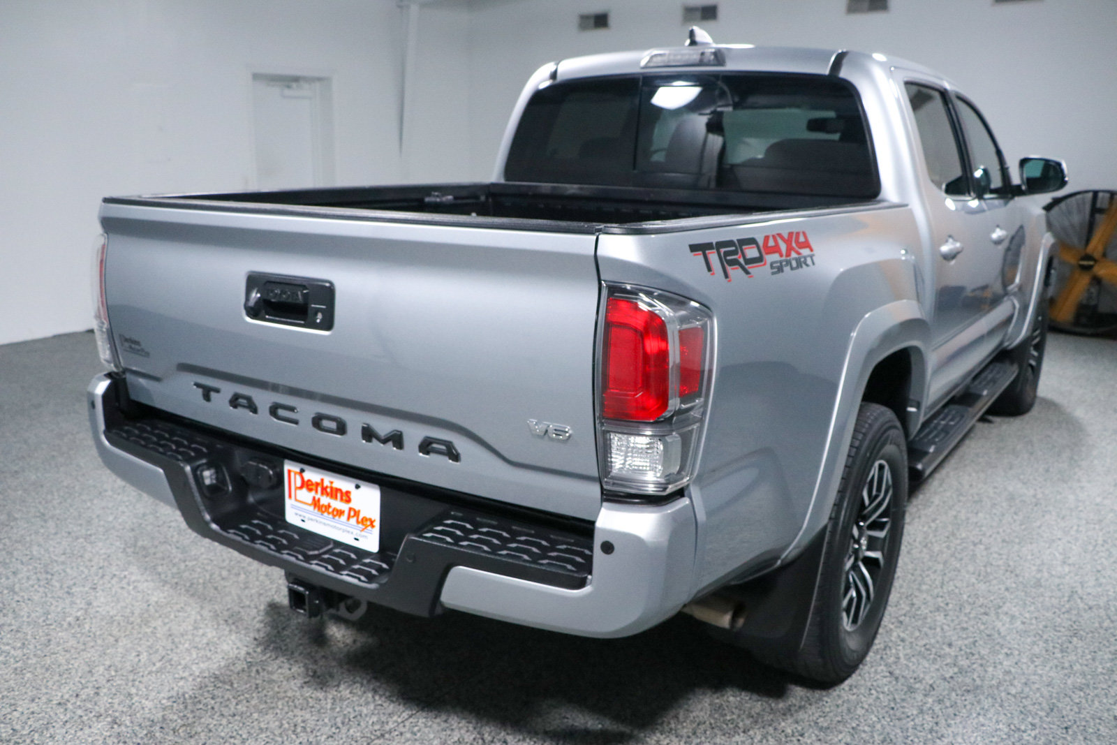 Used 2022 Toyota Tacoma TRD Sport w/ Technology Package AWD/4WD image 7