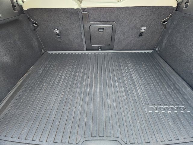 Used 2025 Volvo XC60 B5 Core image 34