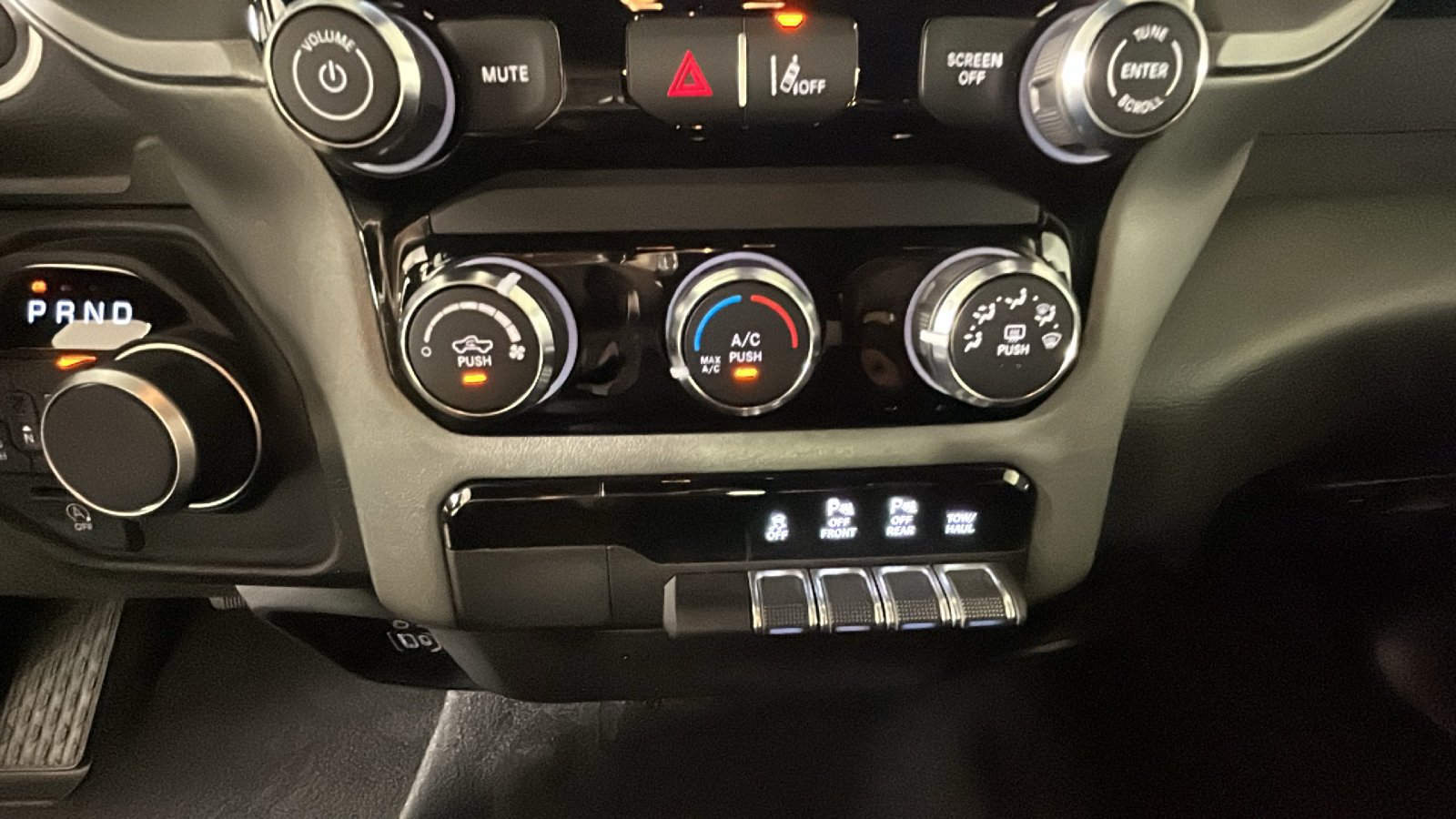Used 2025 RAM 1500 Tradesman w/ Night Edition AWD/4WD image 27