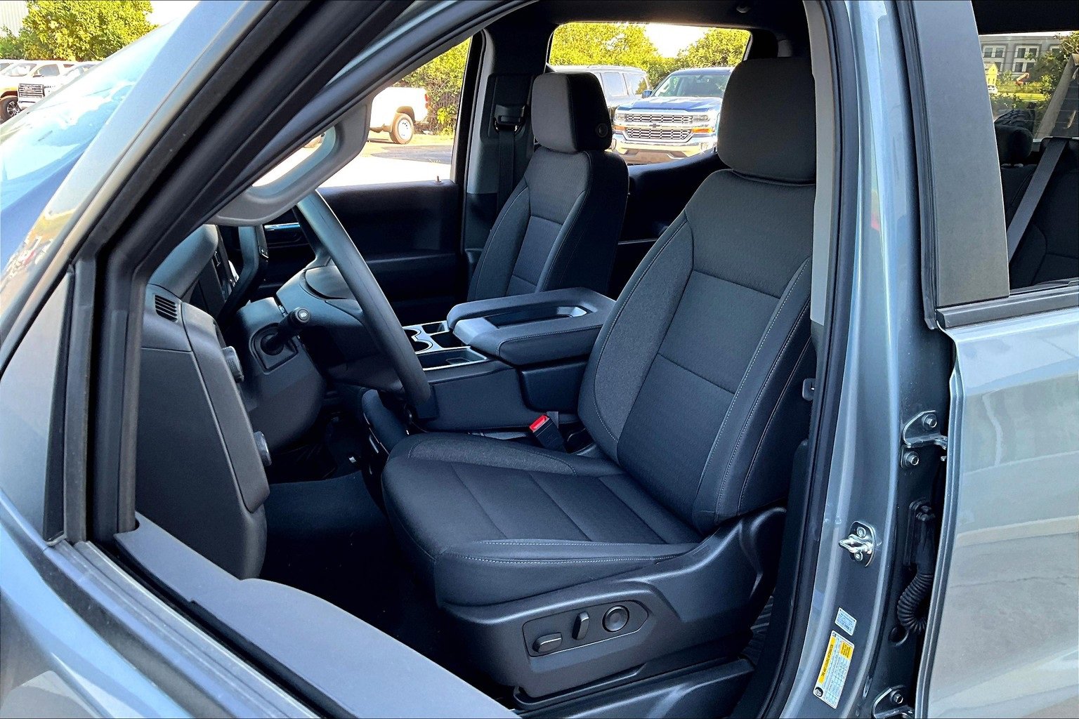 New 2025 Chevrolet Silverado 1500 Custom image 9