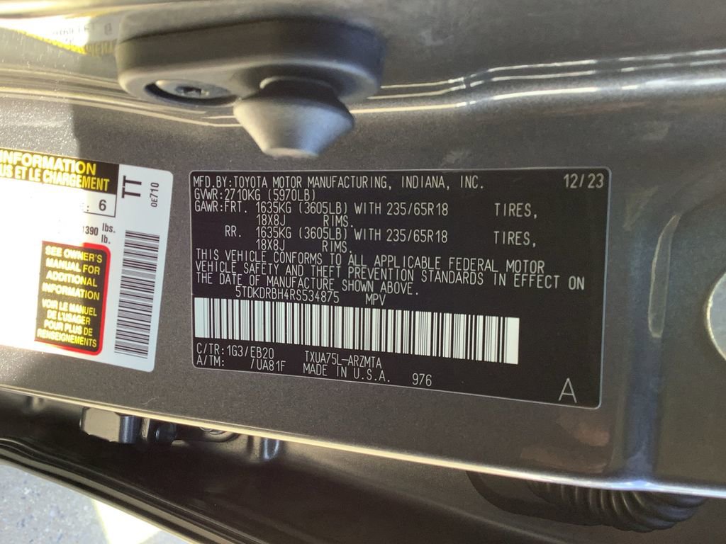 Used 2024 Toyota Highlander XLE image 30