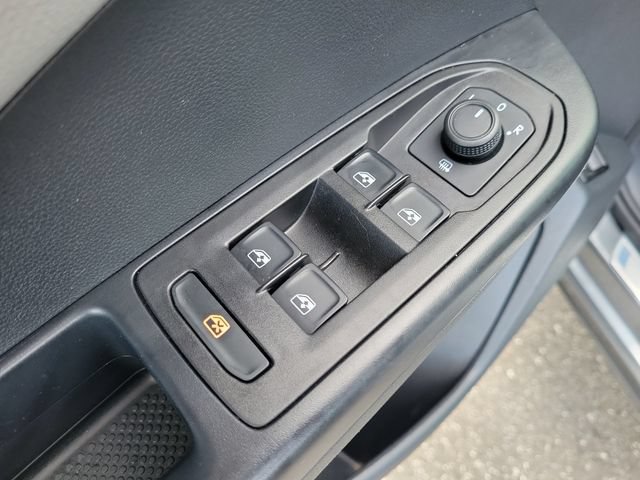 Certified 2023 Volkswagen Taos SE FWD image 14