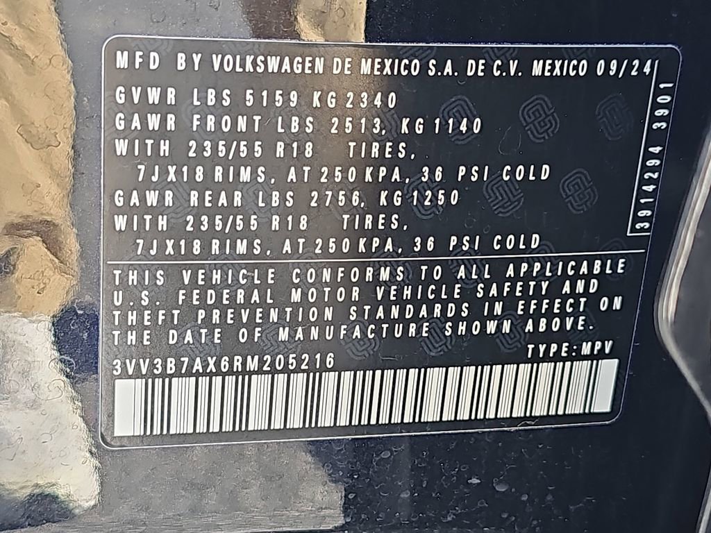 Used 2024 Volkswagen Tiguan SE image 43