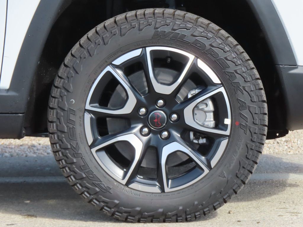 New 2026 Jeep Compass Trailhawk w/ Sun, Sound & Navigation Group image 18