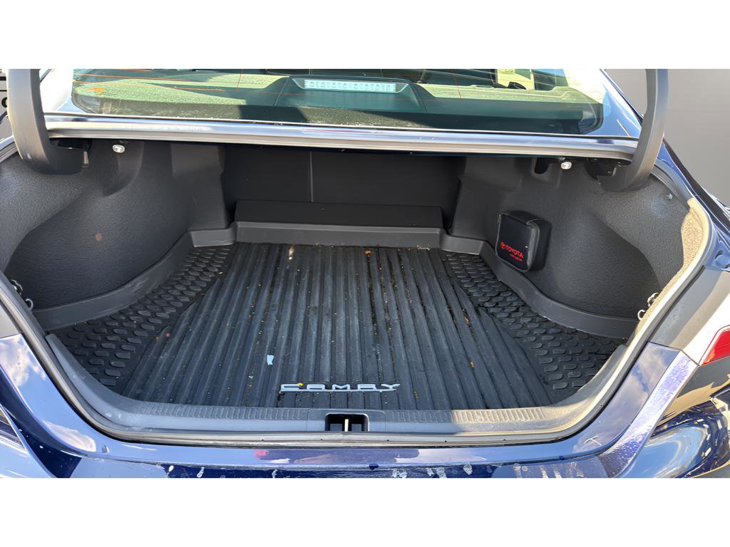 Used 2022 Toyota Camry SE image 16