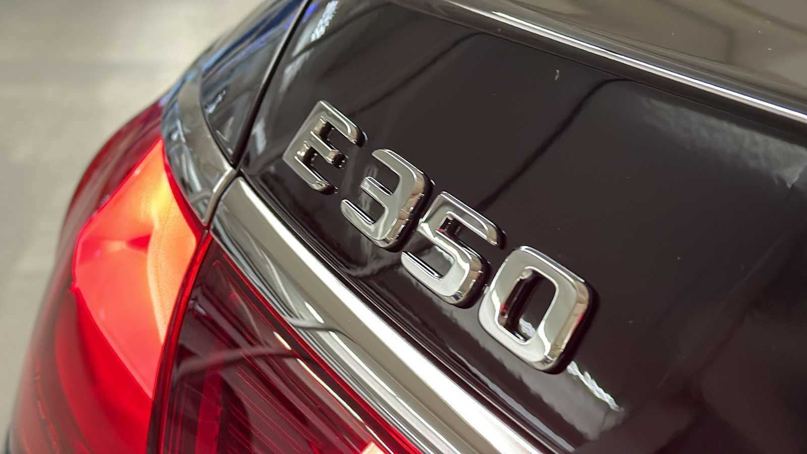 New 2027 Mercedes-Benz E 350 4MATIC Sedan image 9