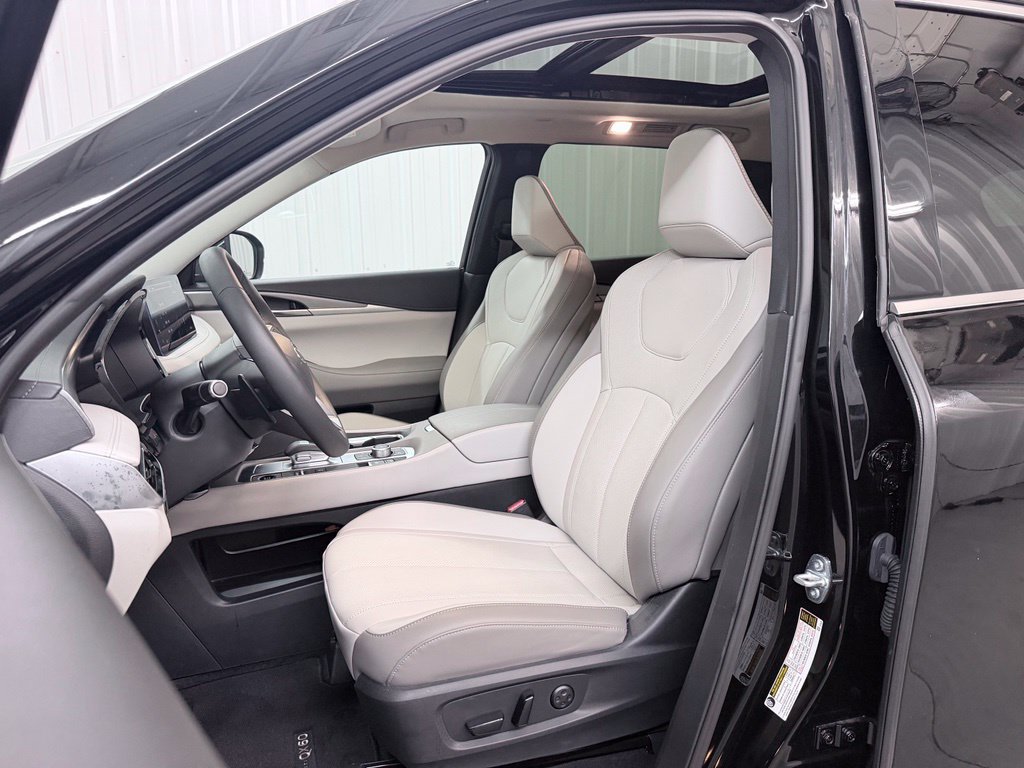 Certified 2026 INFINITI QX60 Pure w/ Cargo Package AWD/4WD image 12