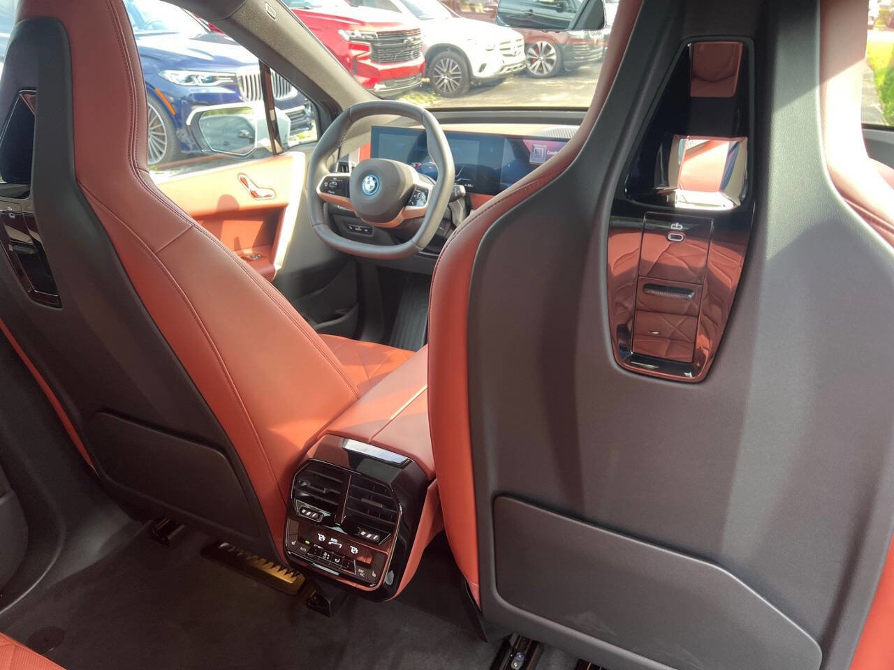 Used 2025 BMW iX xDrive50 w/ Convenience Package image 9