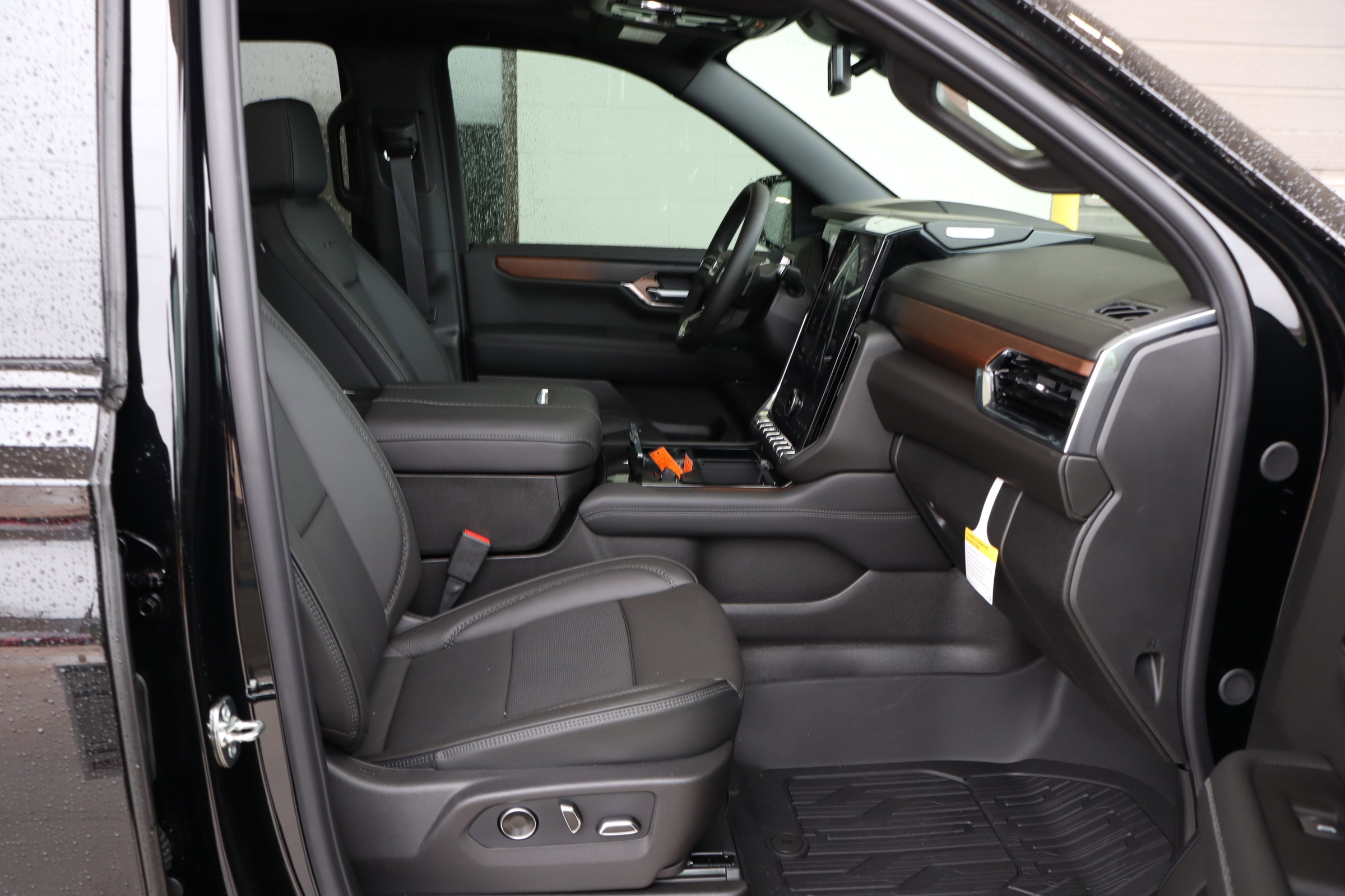 New 2026 GMC Yukon Denali w/ Sun & Power Step Package image 29