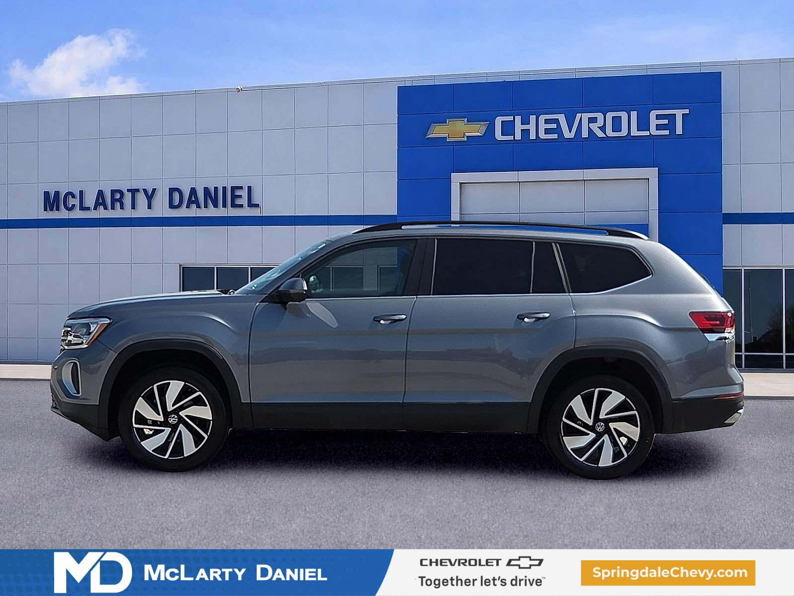 Used 2025 Volkswagen Atlas SE FWD image 3
