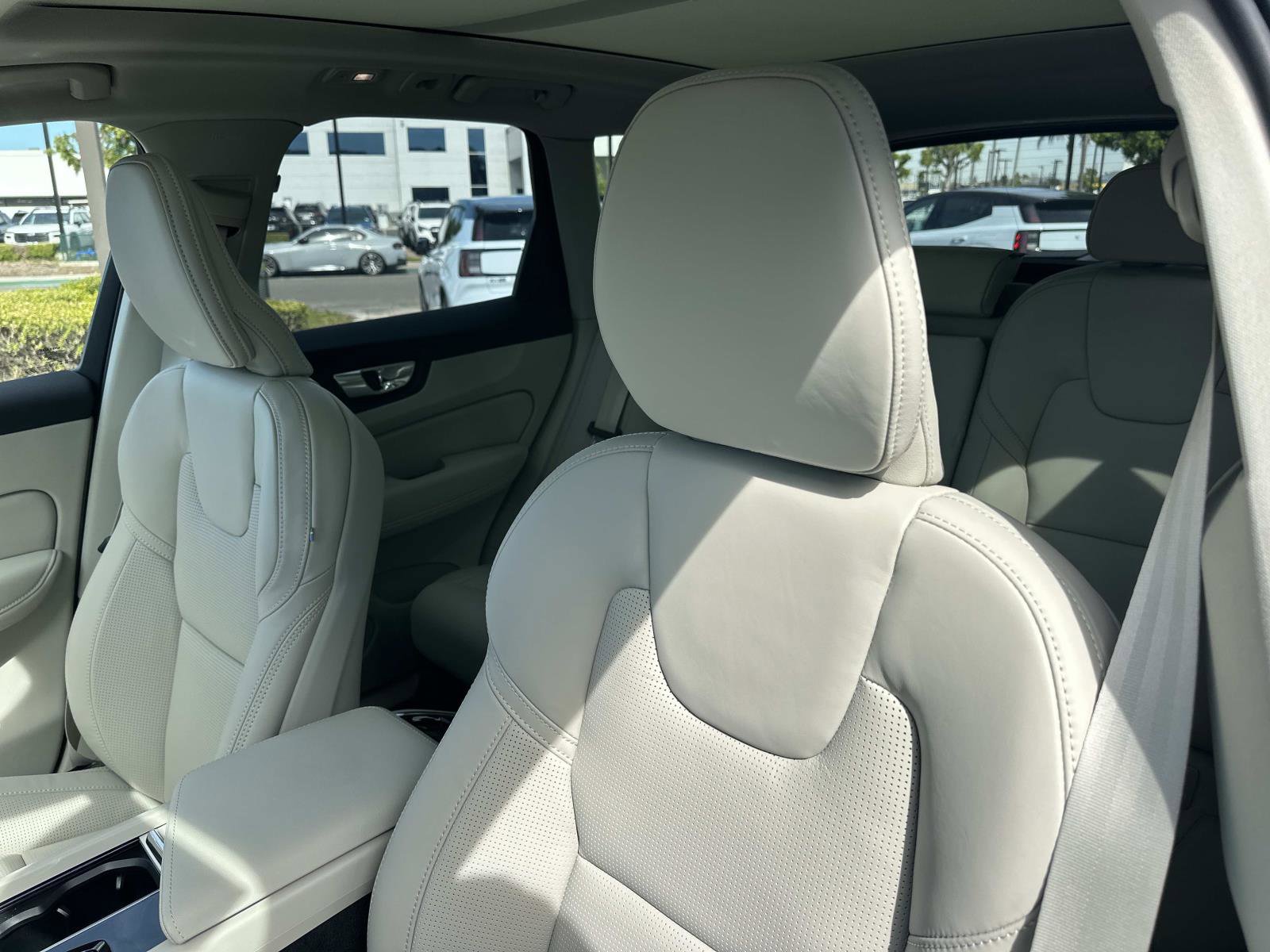 New 2026 Volvo XC60 B5 Ultra w/ Climate Package AWD/4WD image 15