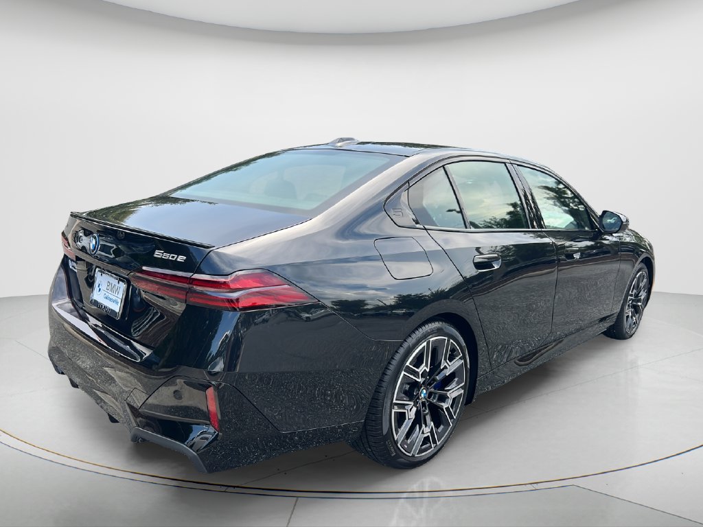 New 2027 BMW 550e xDrive AWD/4WD image 5