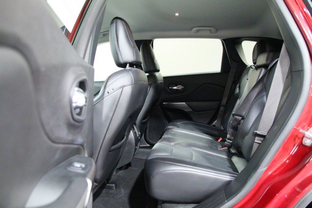Used 2019 Jeep Cherokee Limited AWD/4WD image 28