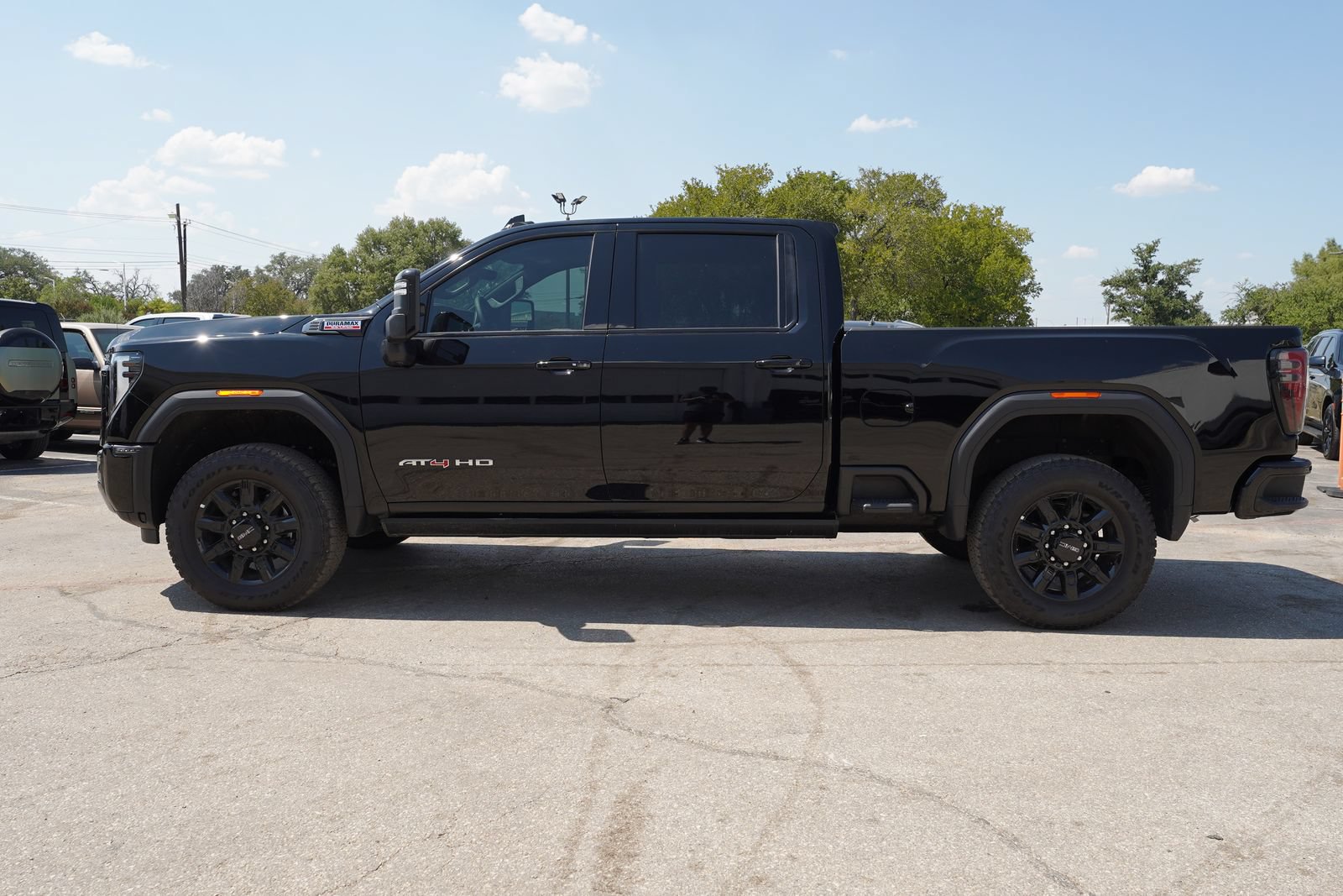 New 2026 GMC Sierra 2500 AT4 w/ AT4 Premium Plus Package AWD/4WD image 4