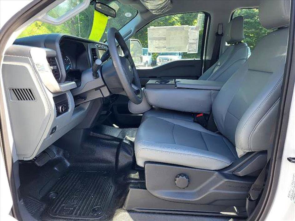 New 2023 Ford F250 XL w/ XL Chrome Package image 3