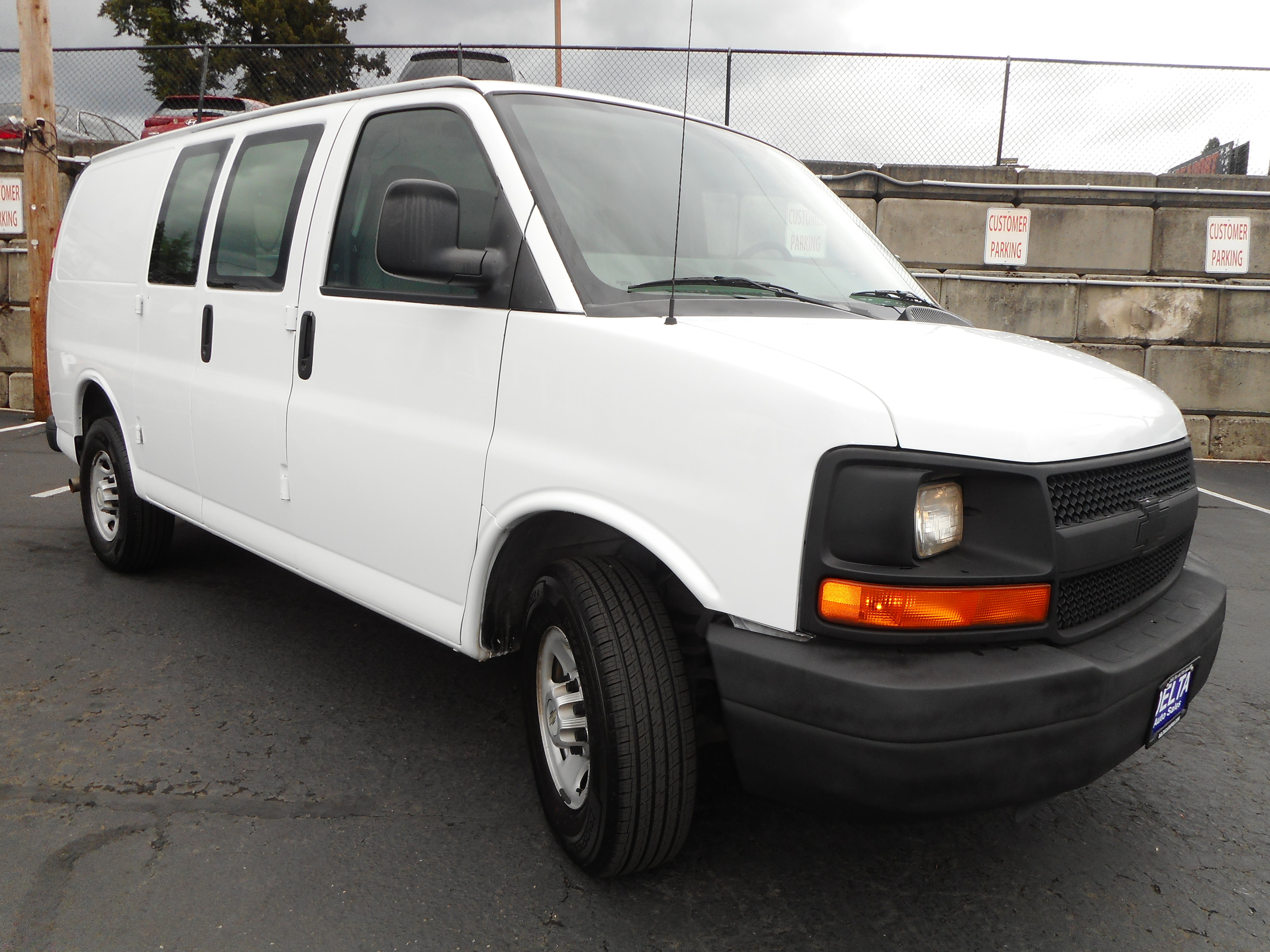 Used 2007 Chevrolet Express 2500 RWD image 1