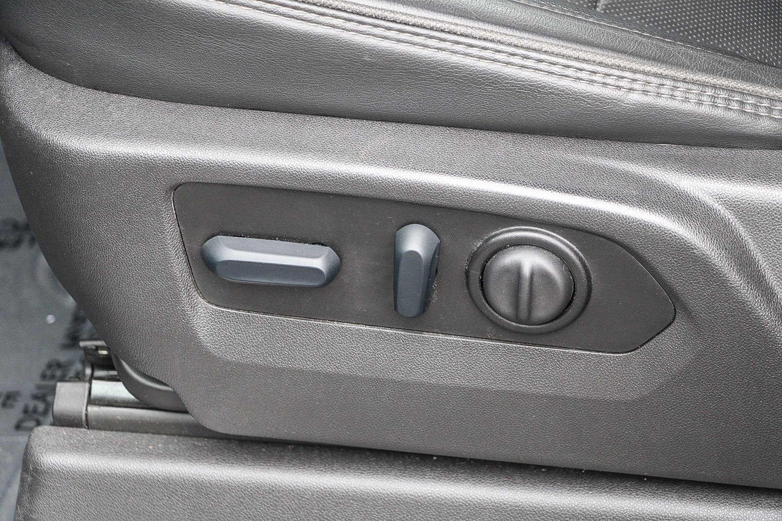 Used 2022 Chevrolet Silverado 3500 High Country image 18