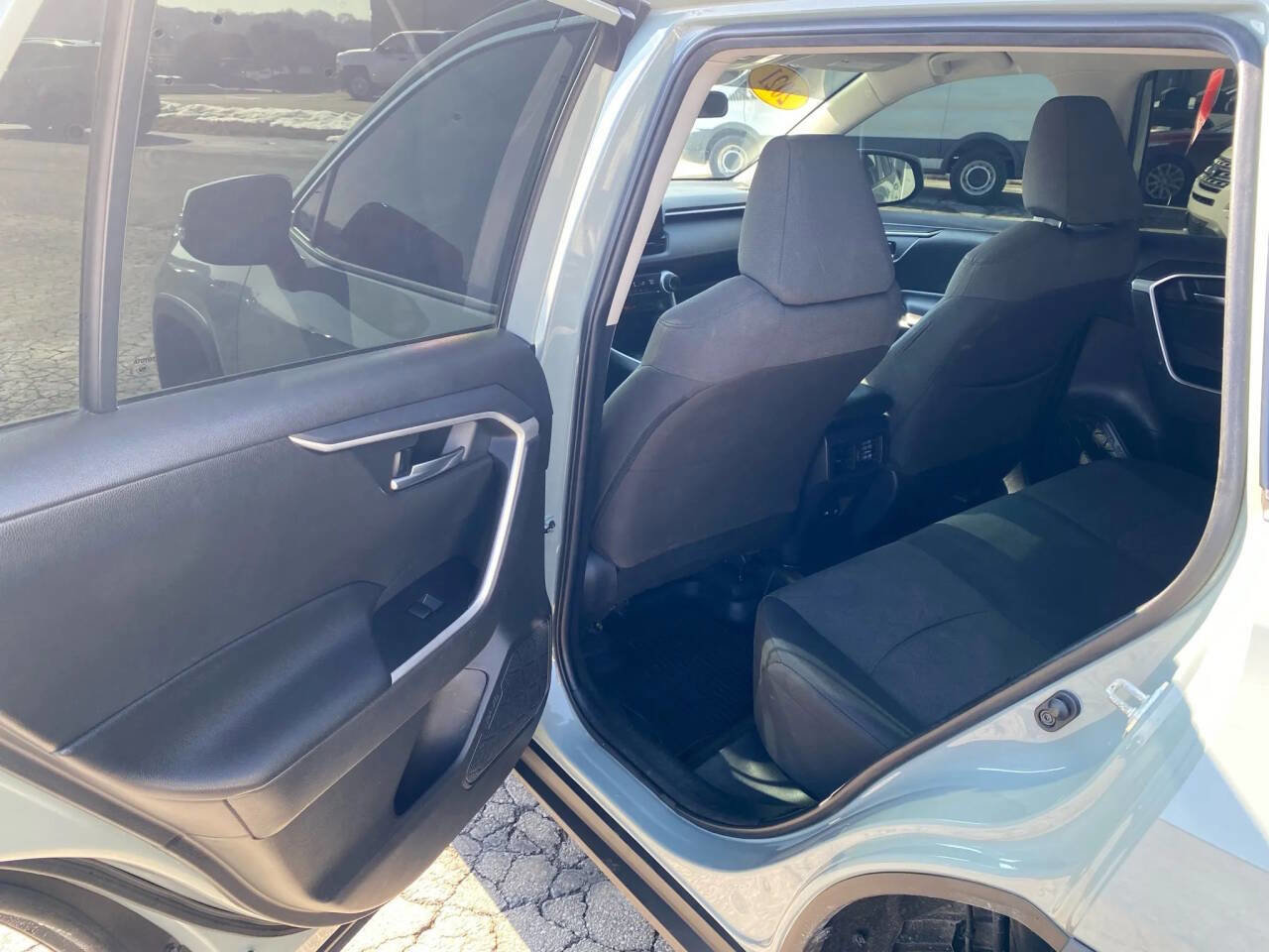 Used 2021 Toyota RAV4 XLE image 21