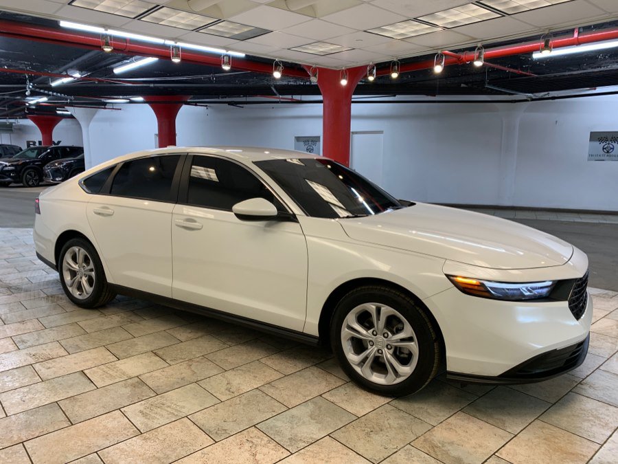 Used 2025 Honda Accord LX image 9
