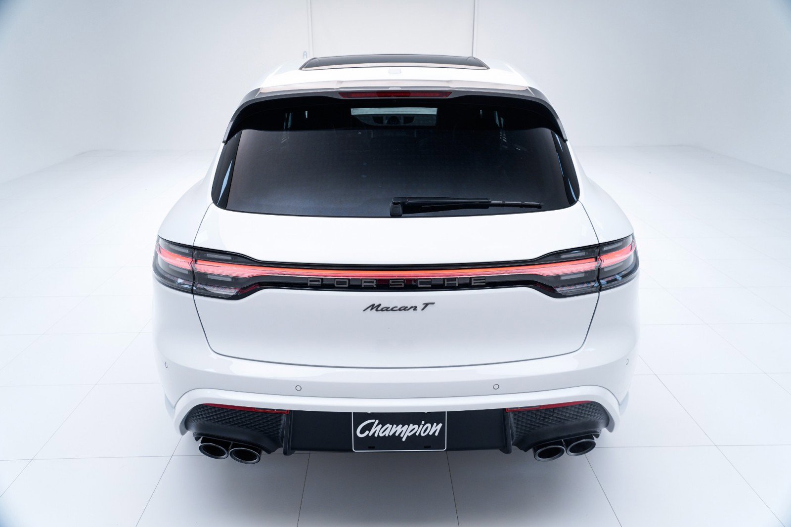 Certified 2026 Porsche Macan Turbo image 10