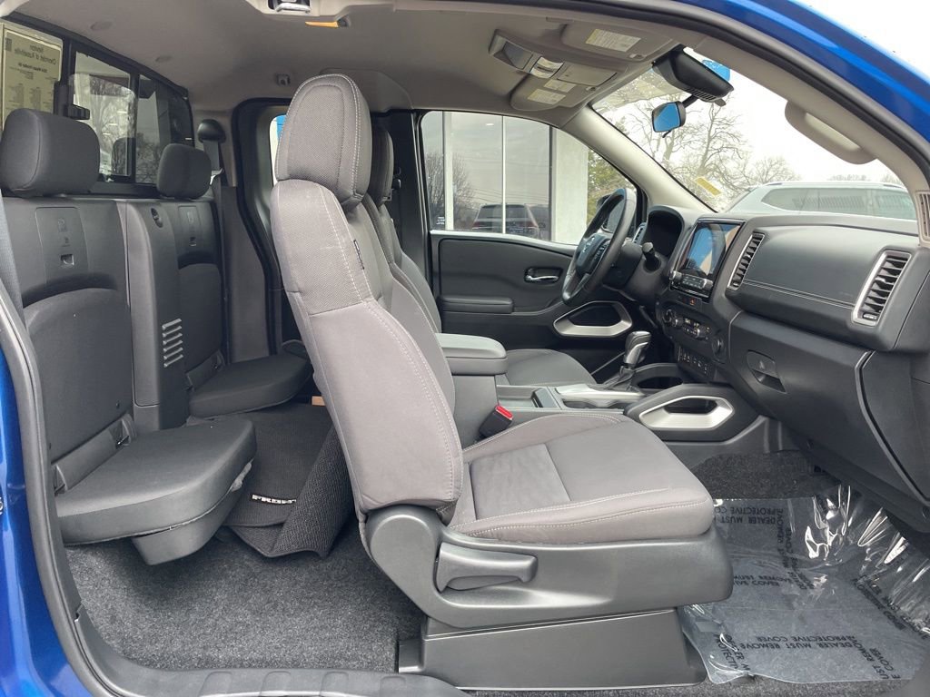 Used 2024 Nissan Frontier SV w/ SV Convenience Package image 28