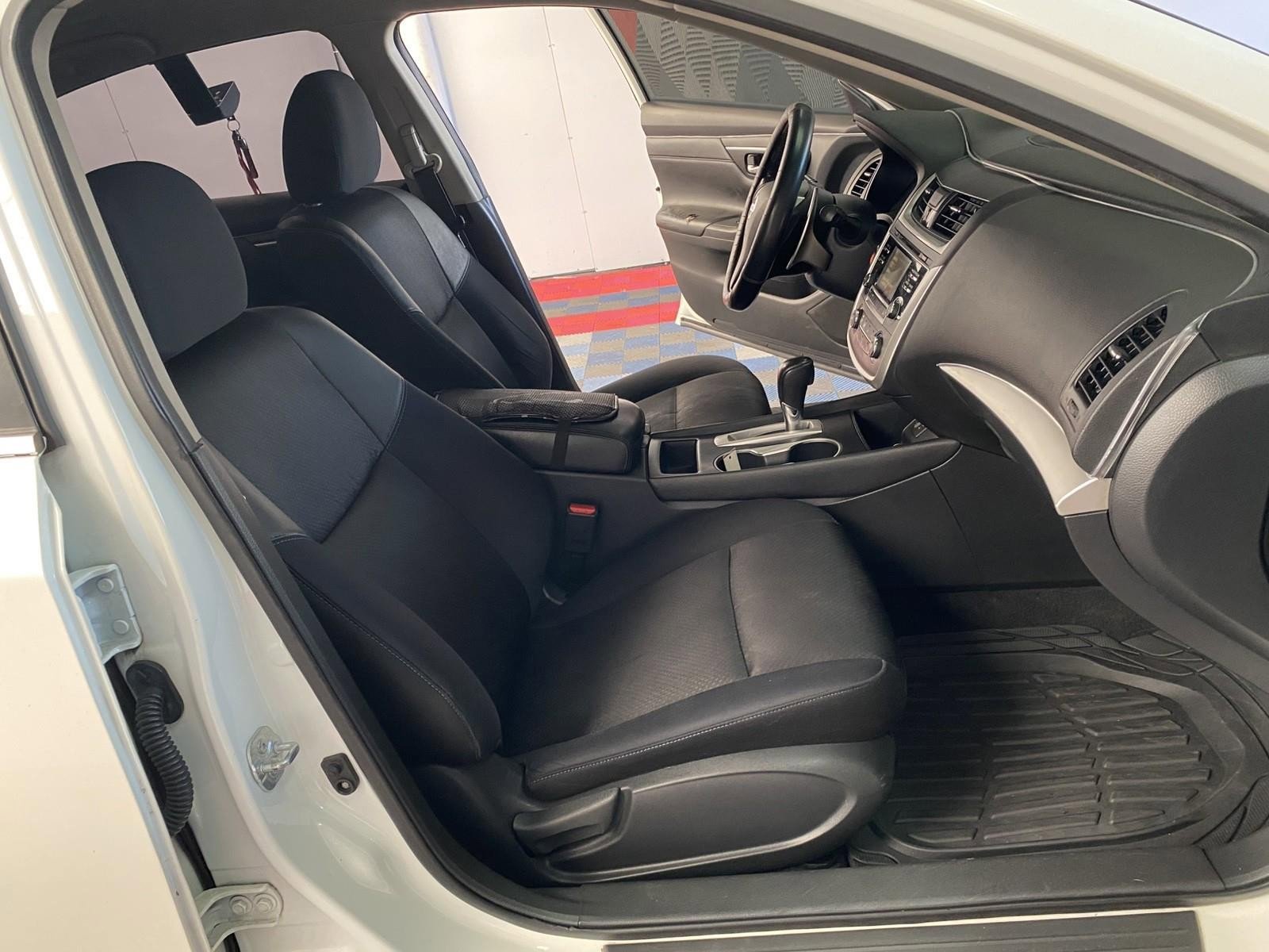 Used 2017 Nissan Altima 2.5 SR w/ Midnight Edition Package image 9
