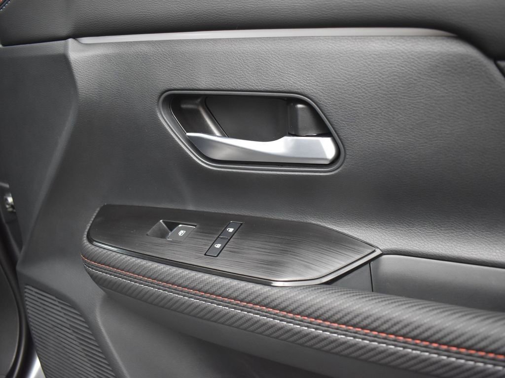 New 2026 Nissan Kicks SR w/ Illumination Package image 25