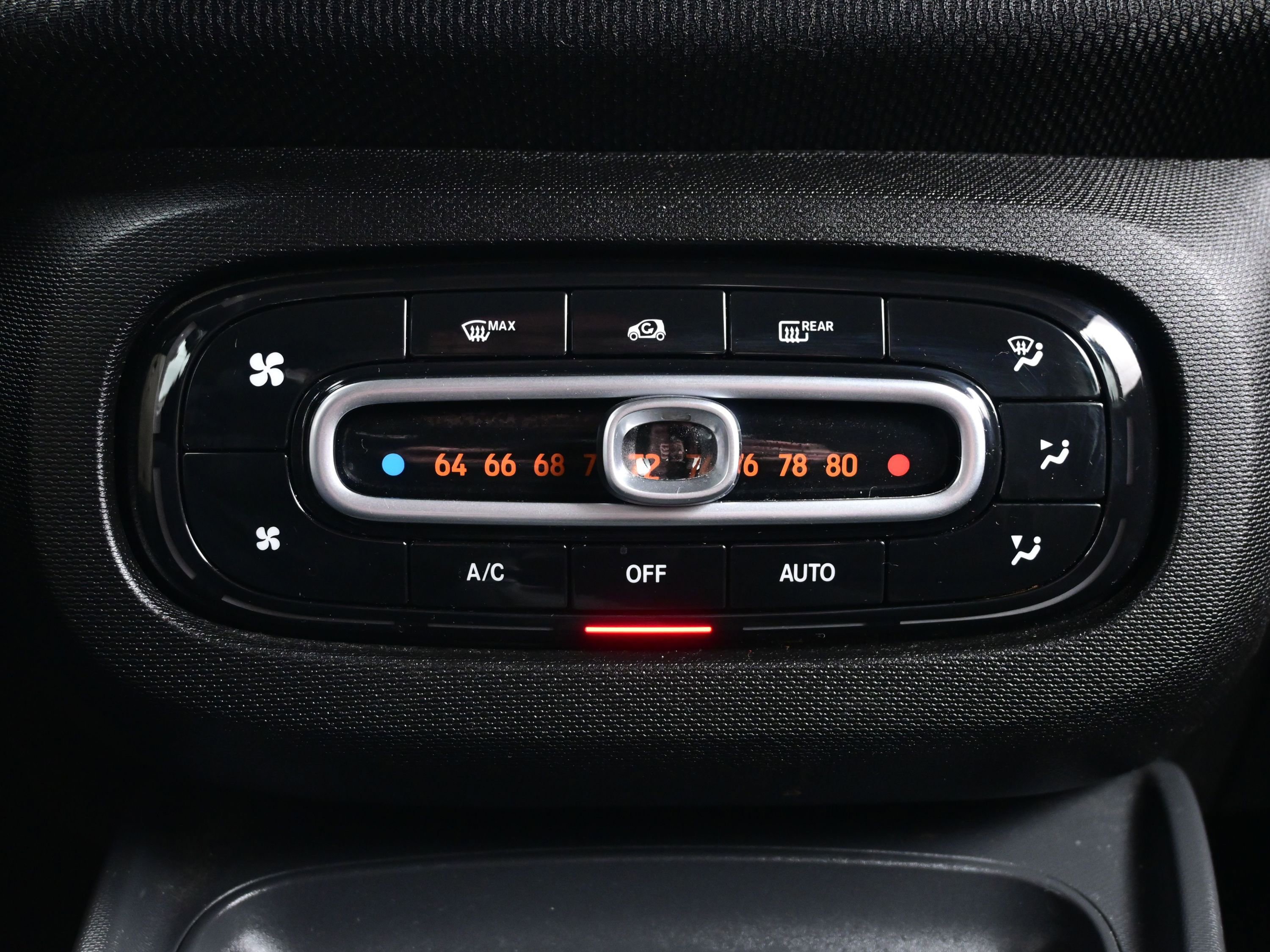 Used 2016 smart fortwo passion image 15