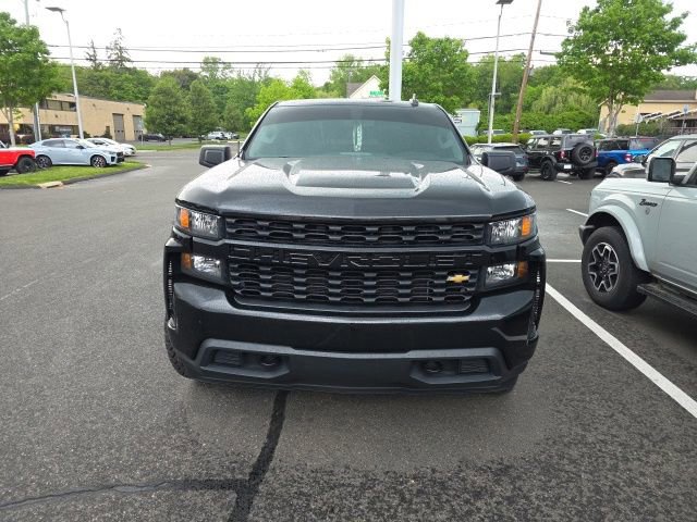 Used 2019 Chevrolet Silverado 1500 Custom w/ Custom Value Package AWD/4WD image 2
