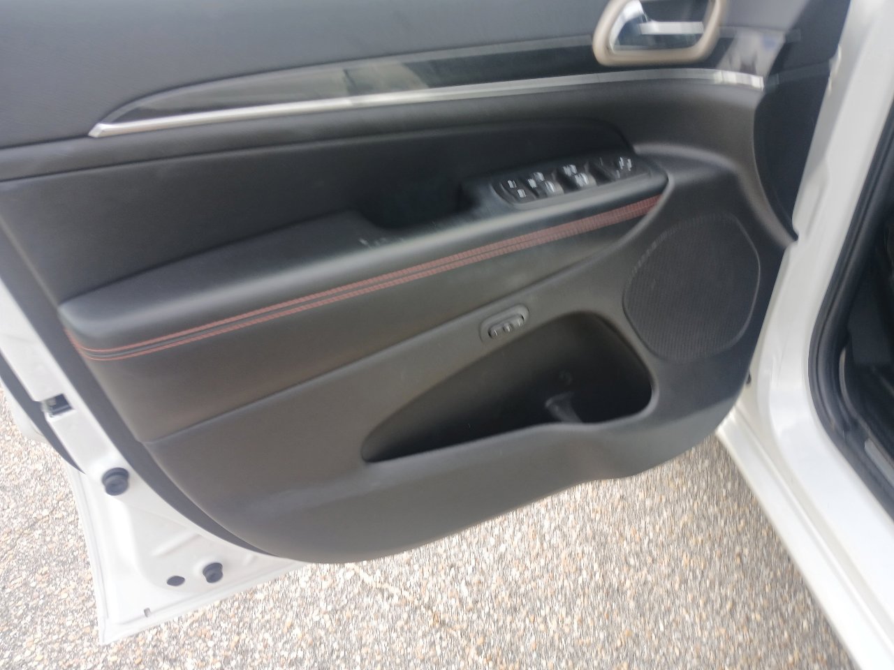 Used 2017 Jeep Grand Cherokee Limited 75th Anniversary image 26