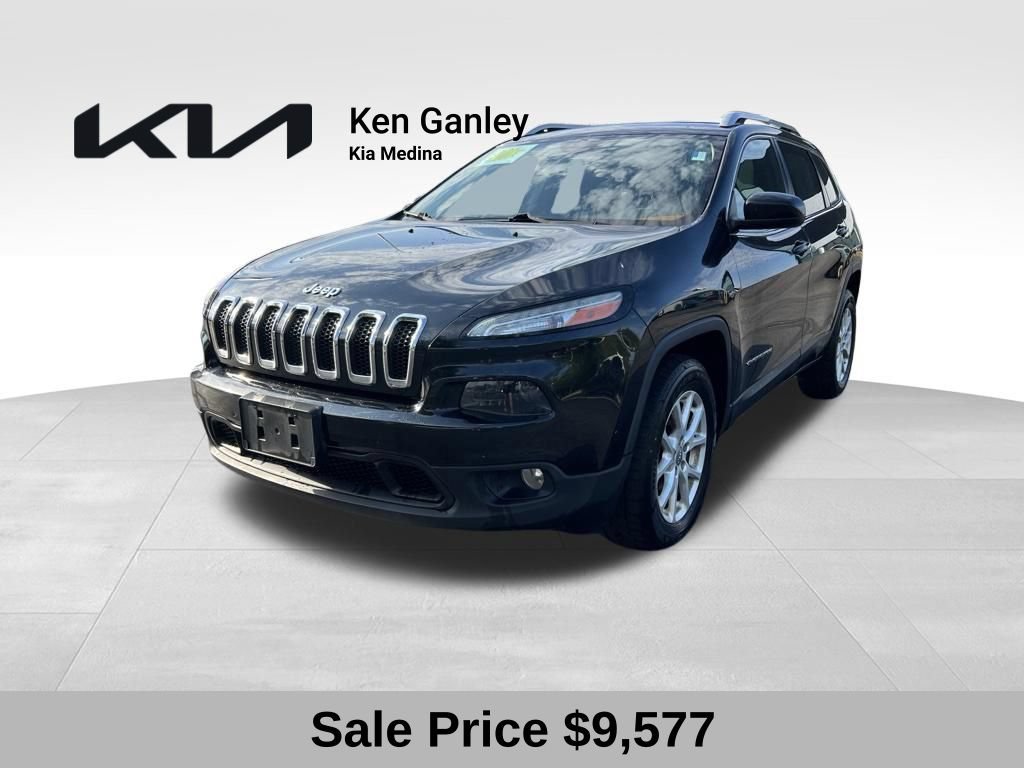 Used 2015 Jeep Cherokee Latitude w/ Cold Weather Group AWD/4WD image 1