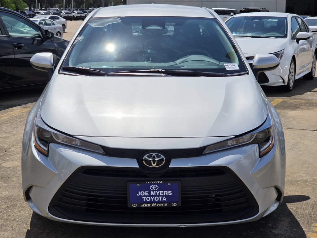 Used 2026 Toyota Corolla LE FWD image 3