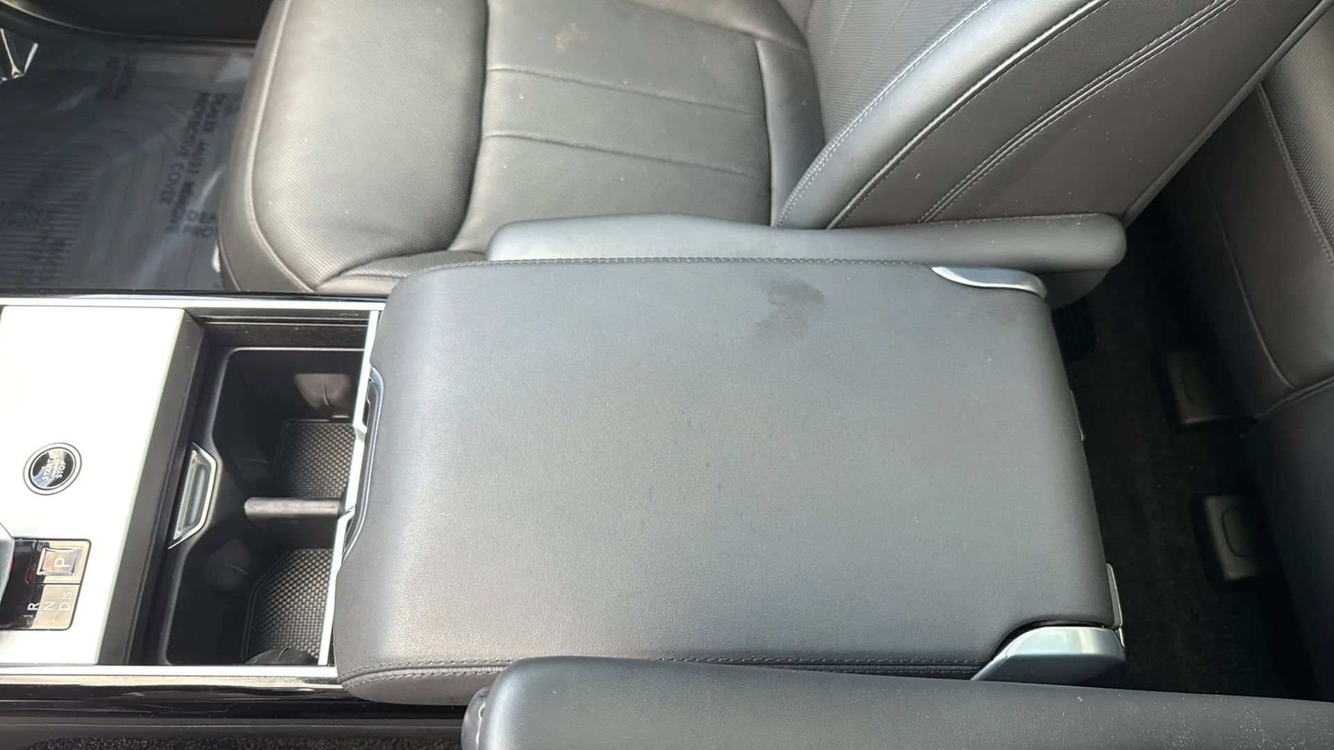 Used 2024 Land Rover Range Rover SE image 54