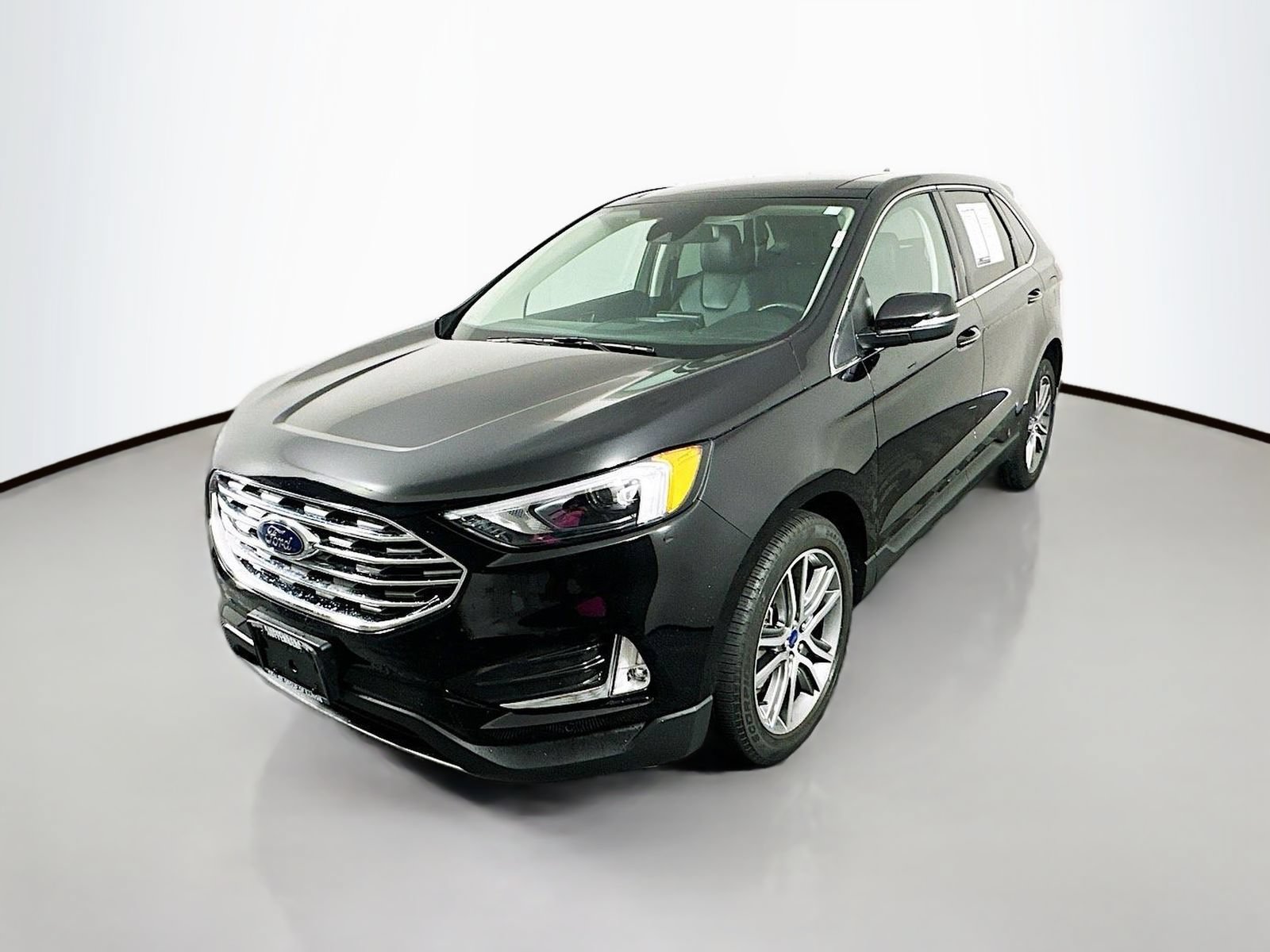Used 2022 Ford Edge Titanium AWD/4WD image 3