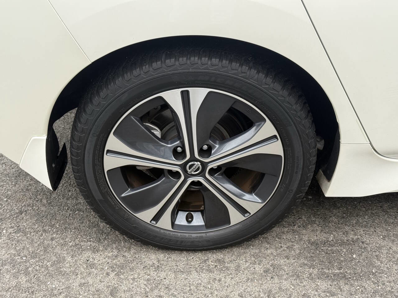 Used 2022 Nissan Leaf SL Plus image 37