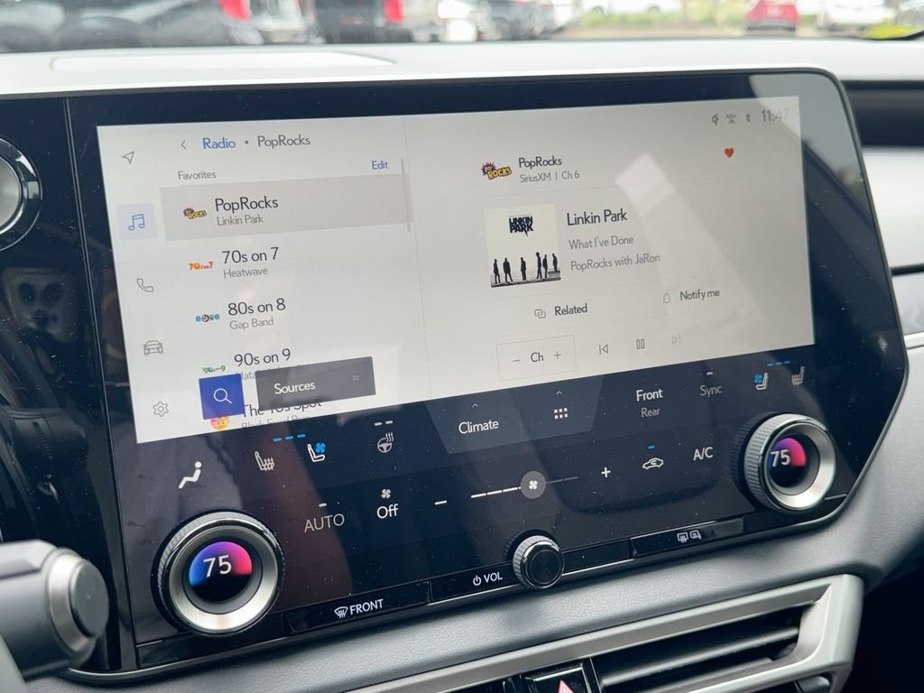 New 2026 Lexus RX 350 AWD image 25
