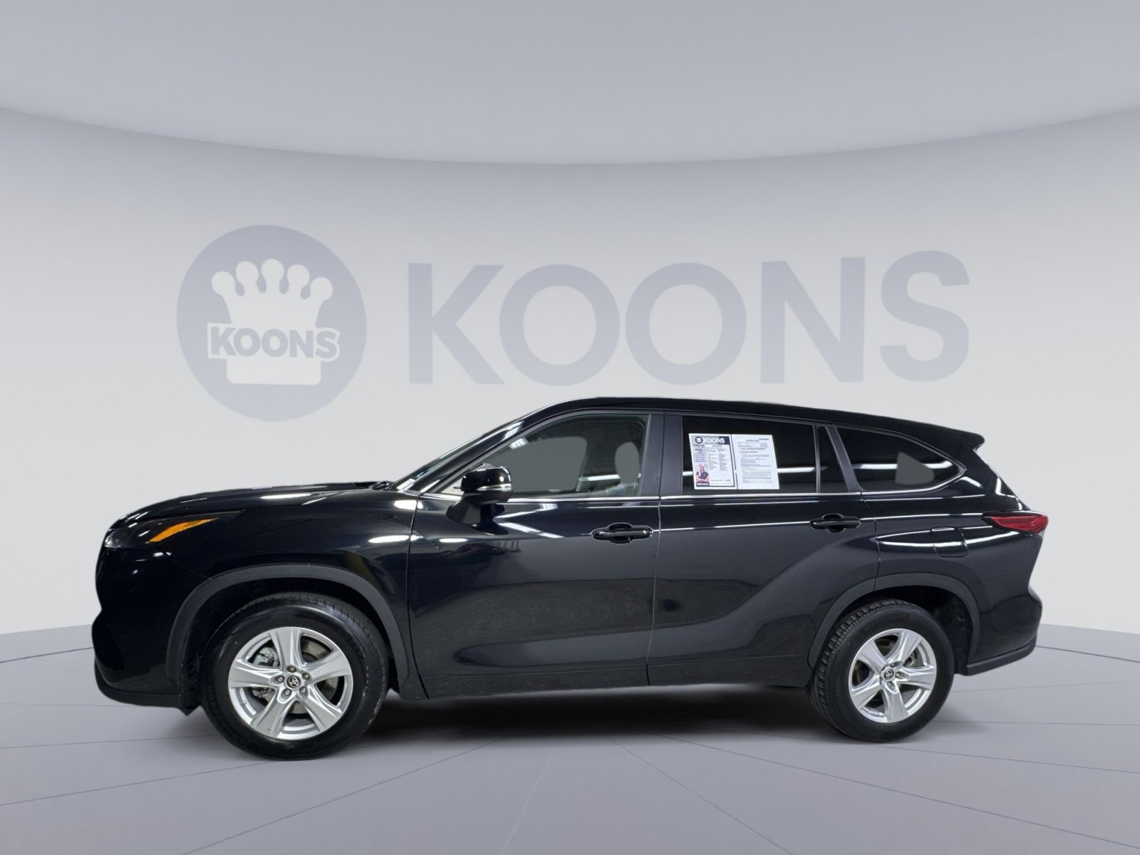 Used 2023 Toyota Highlander L image 8