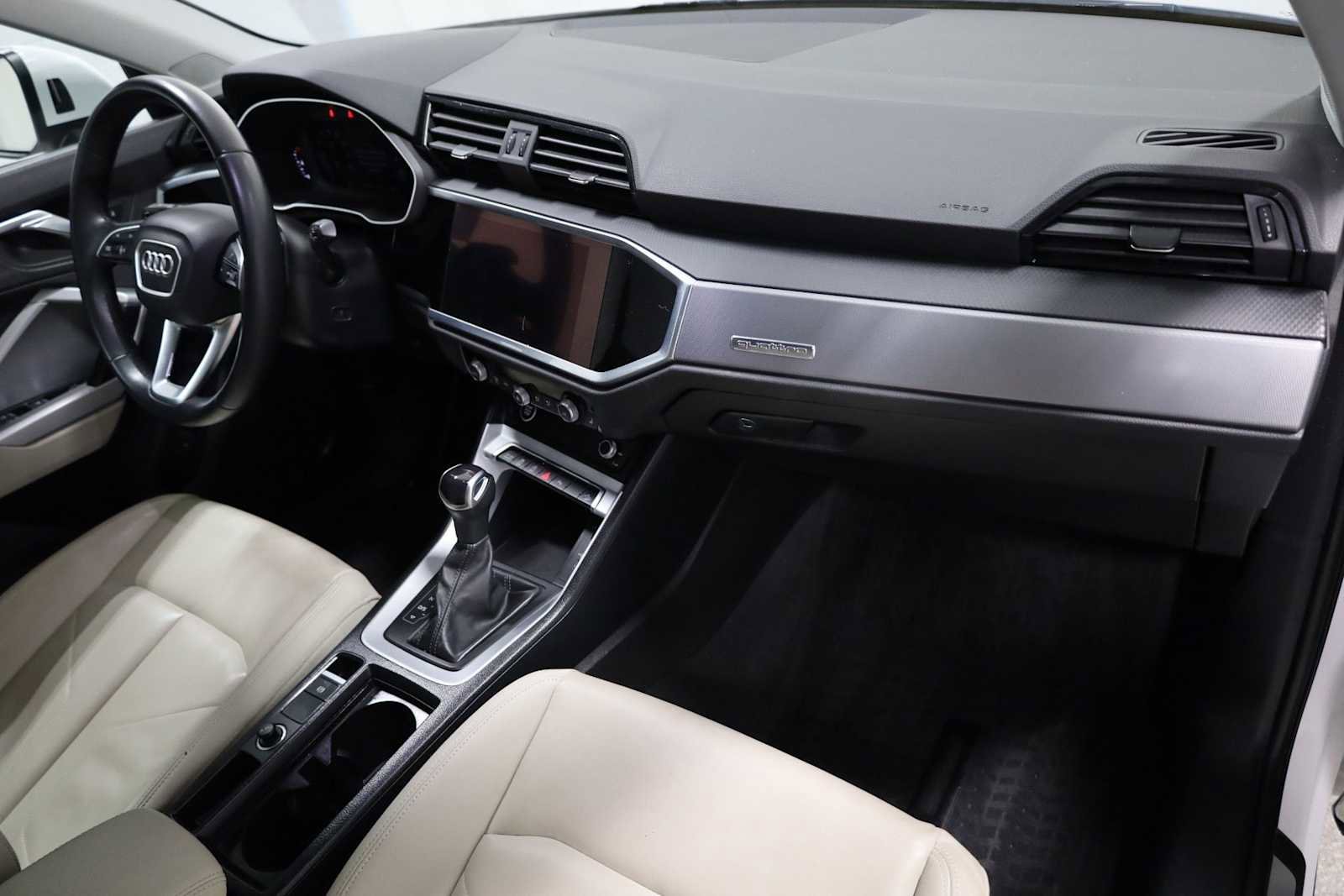 Used 2022 Audi Q3 2.0T Premium w/ Convenience Package image 6