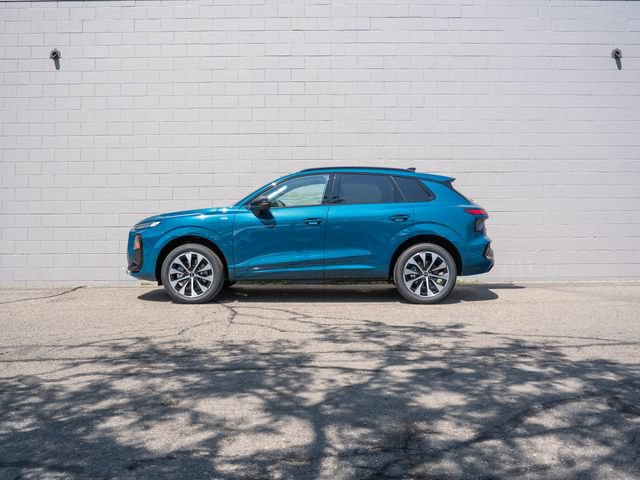 New 2026 Audi Q3 quattro 2.0T AWD/4WD image 3