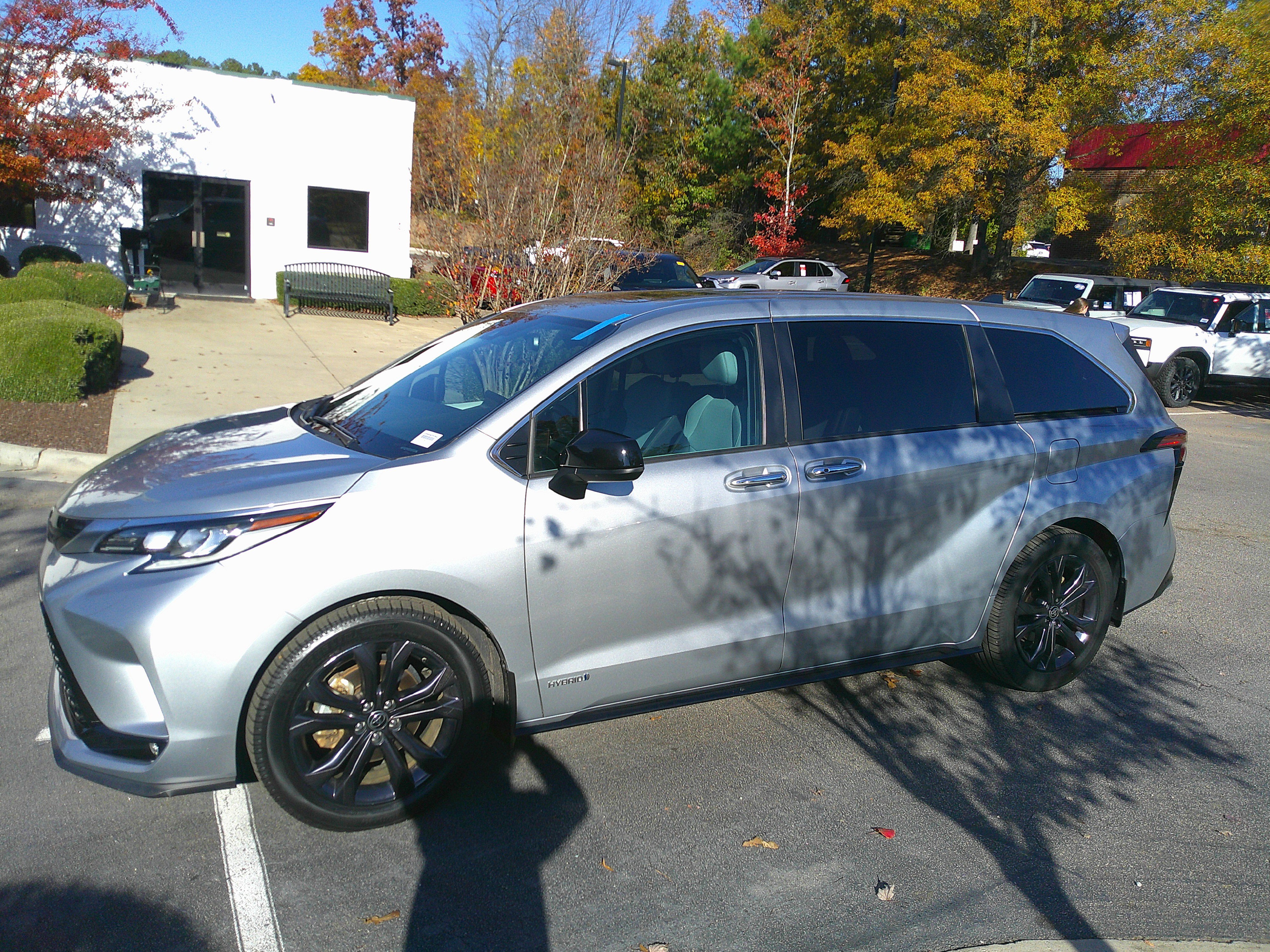 Used 2021 Toyota Sienna XSE image 8