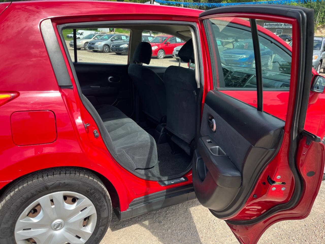 Used 2011 Nissan Versa 1.8 S w/ Plus Pkg image 18