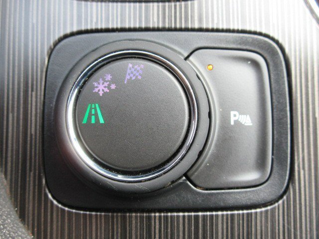 Used 2018 GMC Acadia SLT image 16