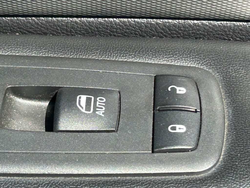 Used 2018 Dodge Durango GT AWD/4WD image 39