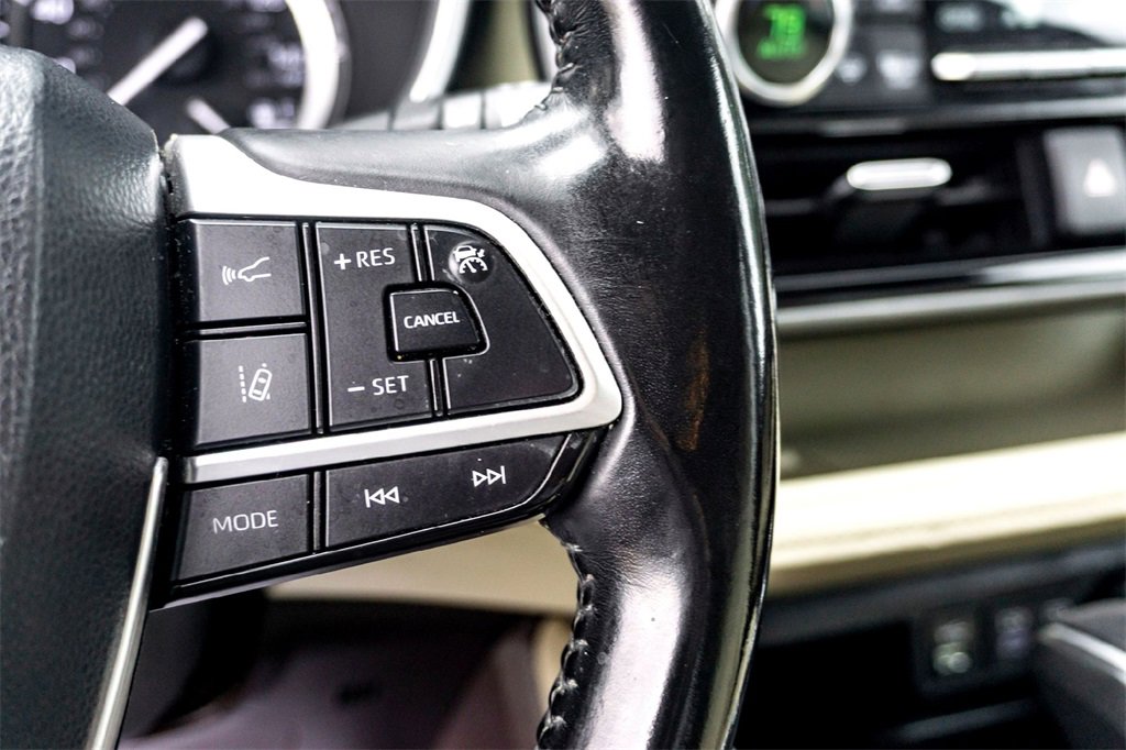 Used 2022 Toyota Highlander XLE image 20