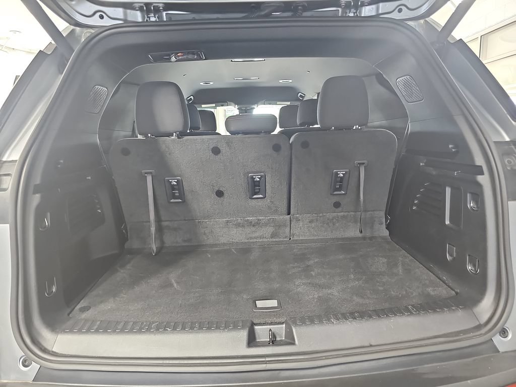 Certified 2024 Chevrolet Traverse LT w/ Trailering Package FWD image 17