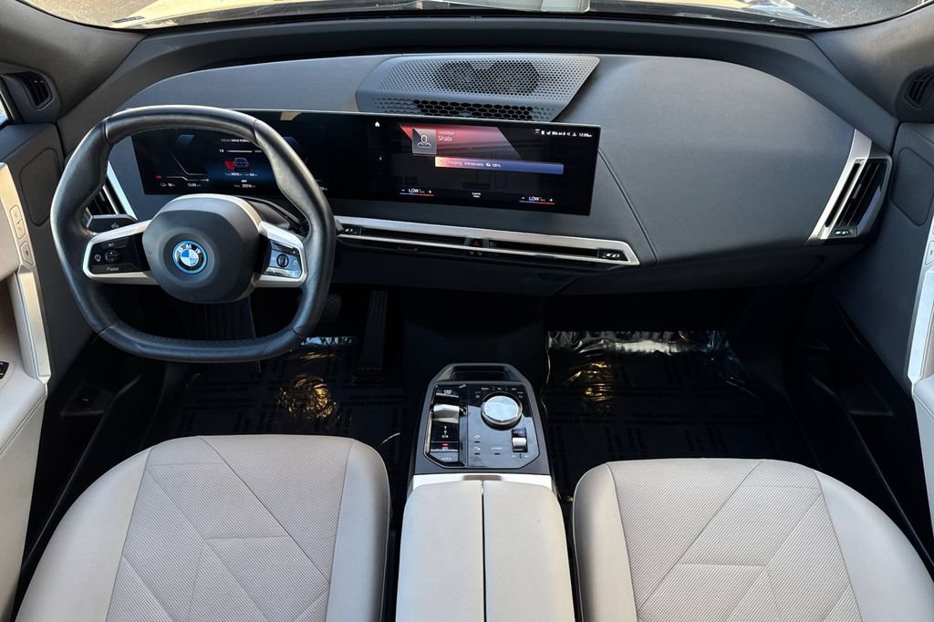 Used 2023 BMW iX xDrive50 image 14
