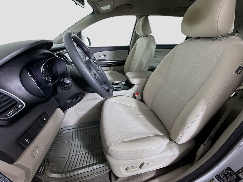 Used 2019 Kia Sedona LX image 19