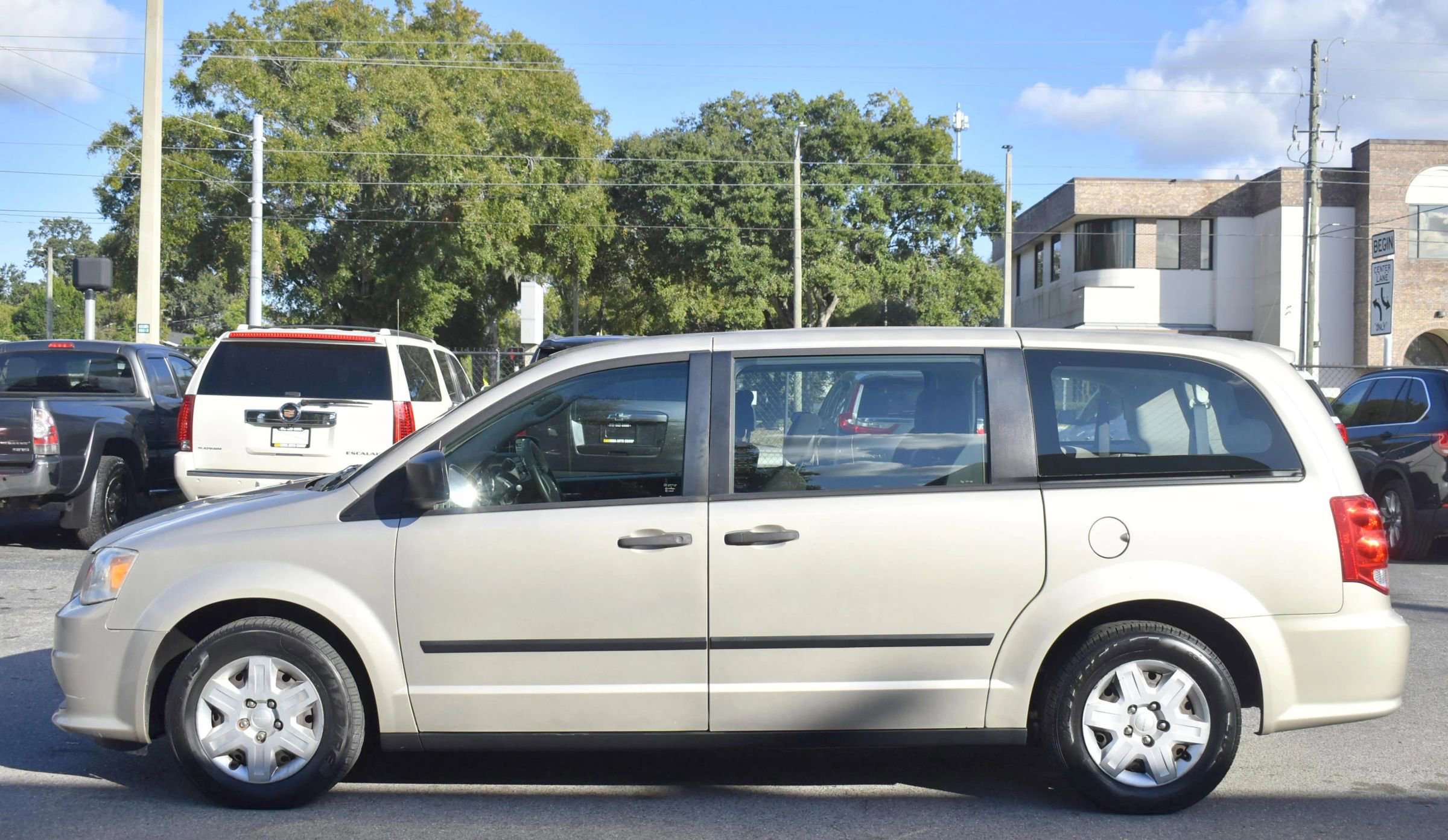 Used 2013 Dodge Grand Caravan American Value Package FWD image 4