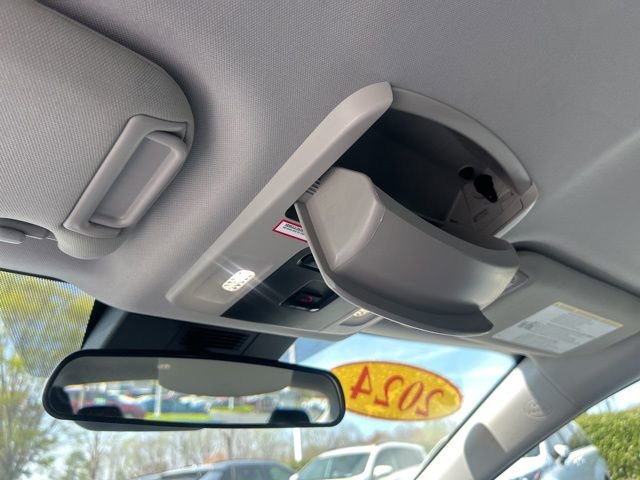 Used 2025 Toyota Camry LE image 30